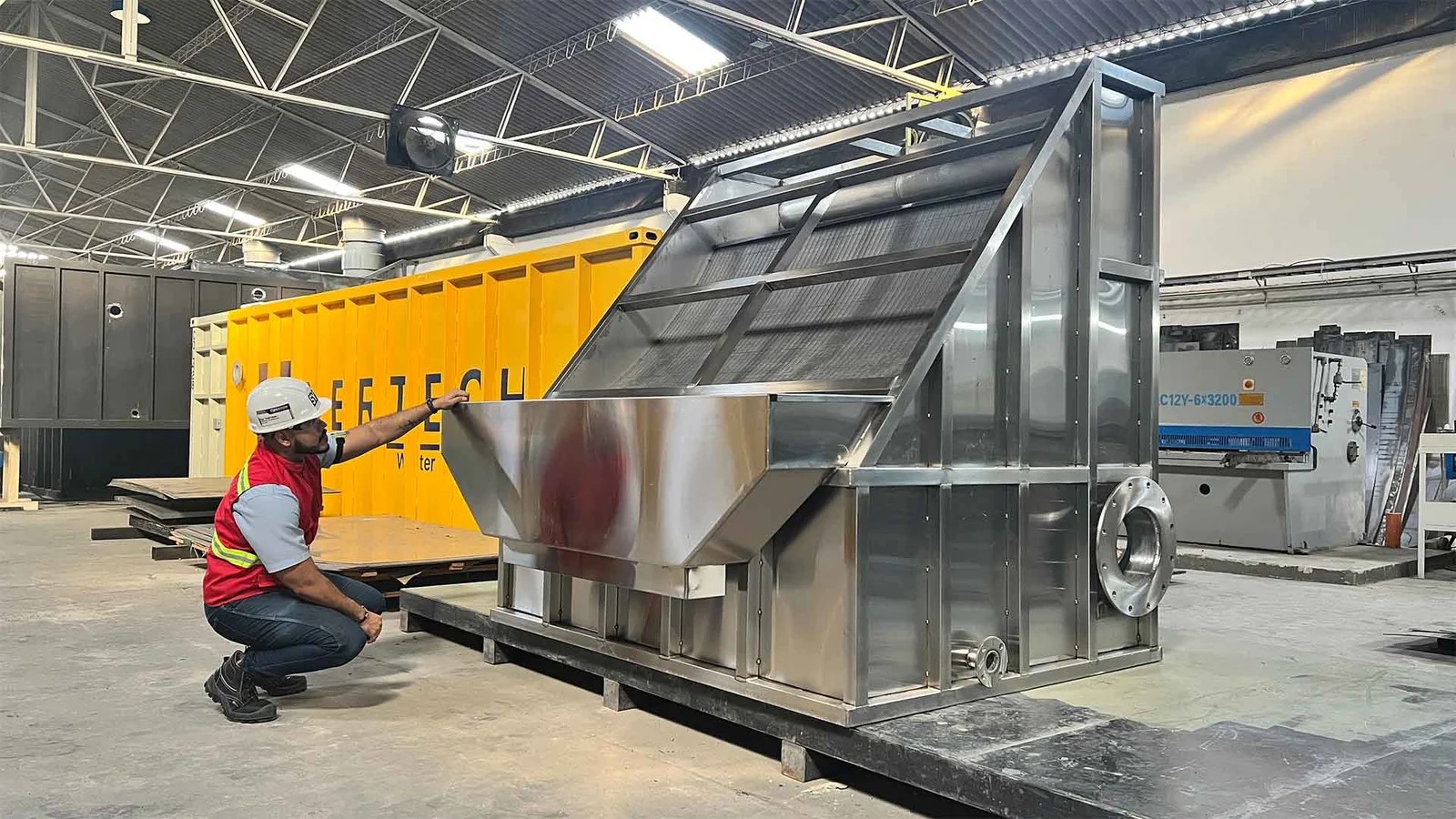 Montaje de maquinaria y maniobras industriales ejecutadas por SEMEIN